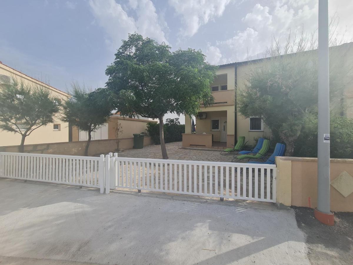 Apartman ˝Abaza˝ Vir Eksteriør bilde